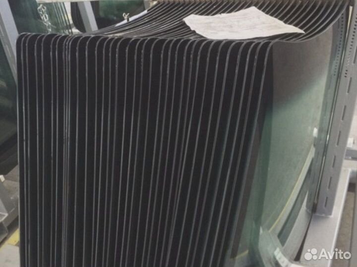 Стекло дверное нижнее левое Johnston