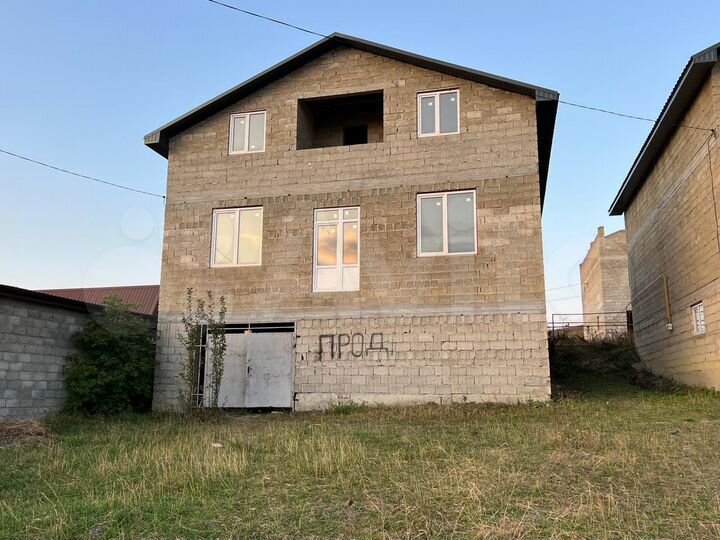 Дом 347 м² на участке 4 сот.