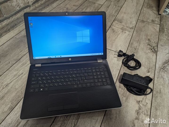 Ноутбук HP 4 ядра/Radeon 520(2гб) /256 SSD/4 RAM