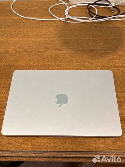 Macbook air 13 m3 16 512