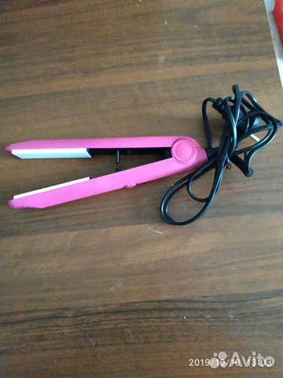 Выпрямитель для волос с керамическими пластинами