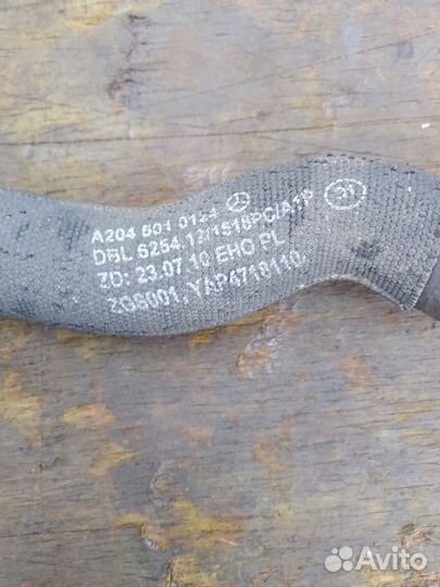 Патрубок системы охлаждения Мерседес