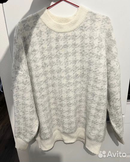 Свитер