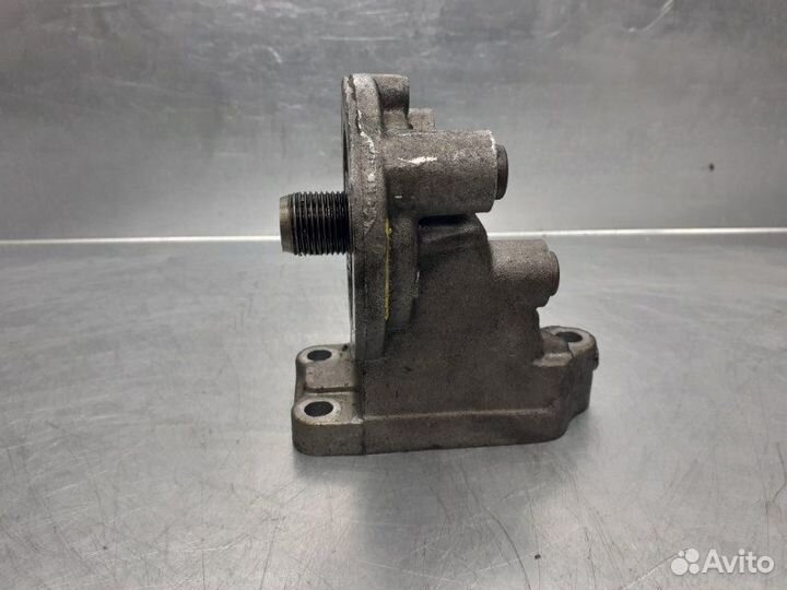 Кронштейн масляного фильтра Volkswagen Passat B3