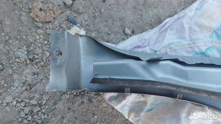 Крыло Nissan Tiida