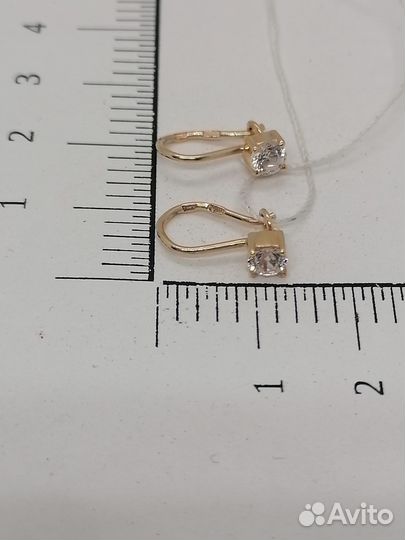 Серьги с синтетическим камнем Золото