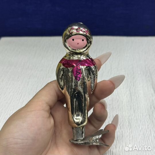 Елочная игрушка космонавт СССР на прищепке