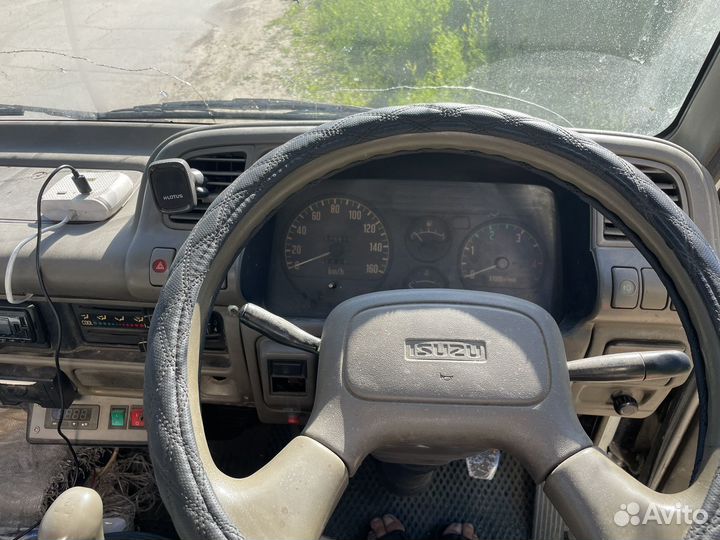 Промтоварный фургон Isuzu Elf, 1993