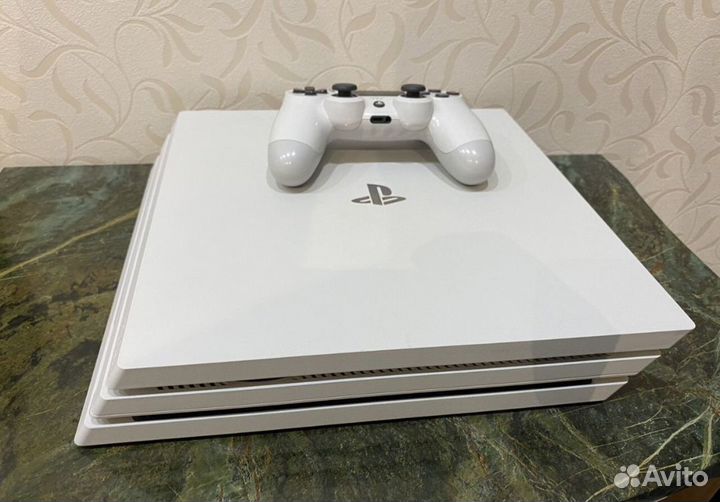 Sony PS4 Pro White