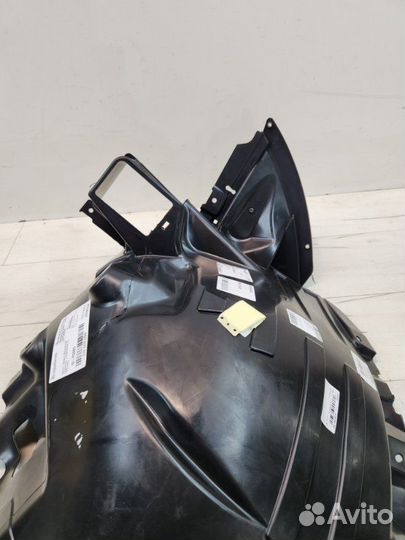 Подкрылок передний правый Mercedes Sprinter W907