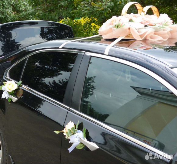 Прокат свадебных украшений для свадебного авто