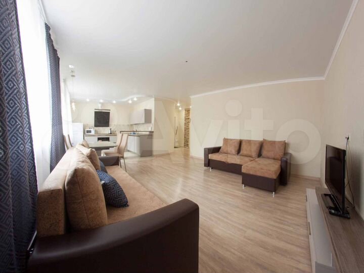 2-к. квартира, 72 м², 8/13 эт.