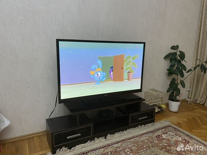 Телевизор бу LG 155 см