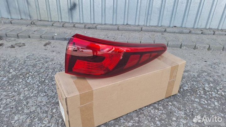 Фонарь наружный правый Kia Sportage 2016-2018