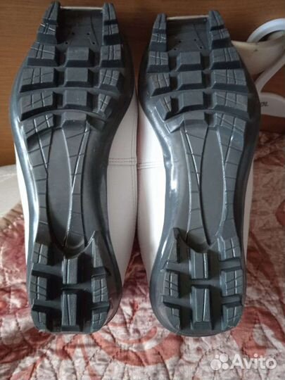 Новые Лыжные ботинки. Размер EU 36