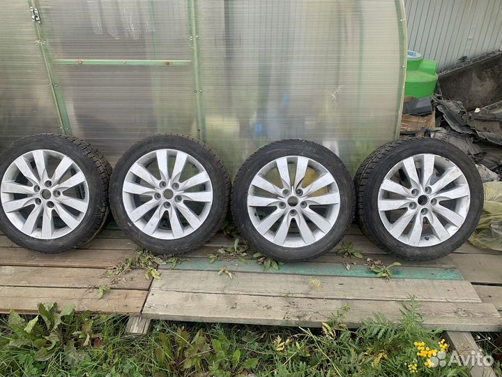 R17 Viatti Brina 215/50, PCD 5x114.3 DIA 60.1