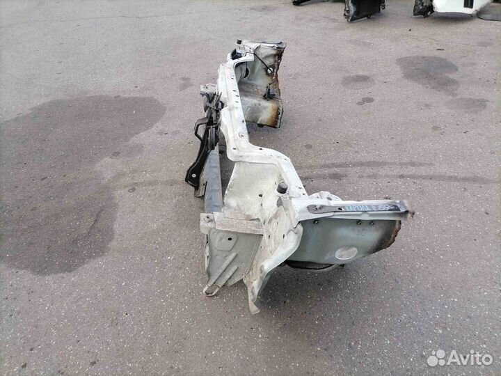 Телевизор (рамка радиатора) Toyota Corolla II EL30