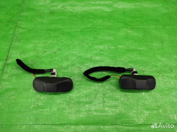 Форсунка омывателя лоб стекла 2 шт 5M0955986C VAG