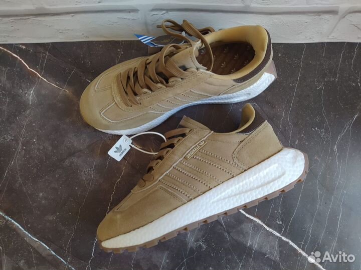 Кроссовки Adidas Retropy