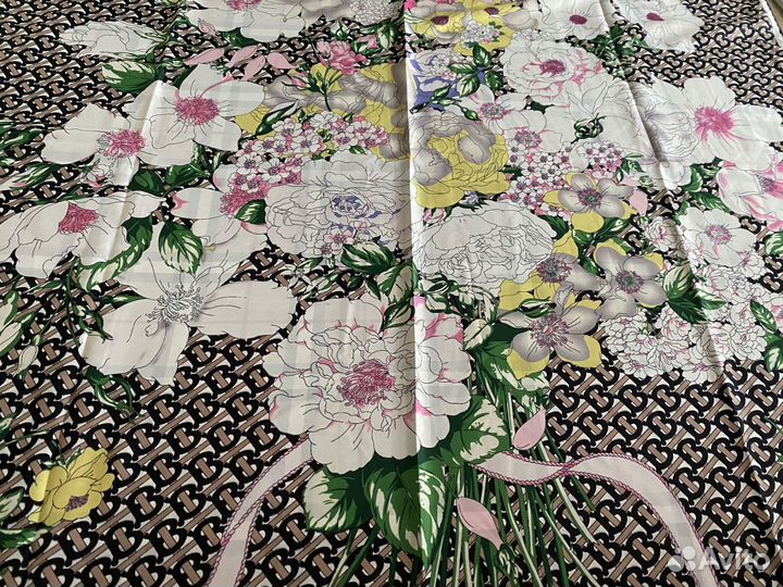 Женский шелковый платок Burberry