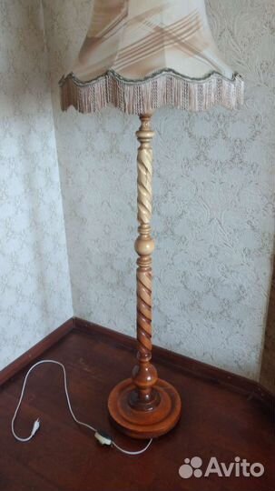 Торшер напольный с абажуром, бу