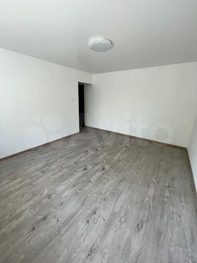 2-к. квартира, 50 м², 1/5 эт.