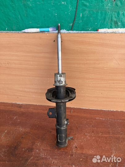 Амортизатор передний правый Hyundai Solaris 2013г