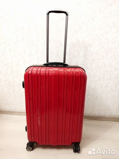 Чемодан на колесах abs пластик 66х40х29