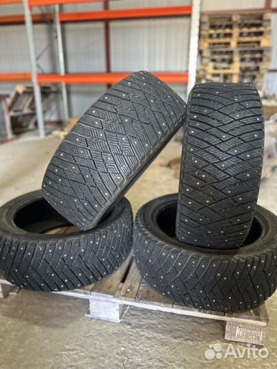 Goodyear Ultragrip Ice Arctic 235/45 R17 97T