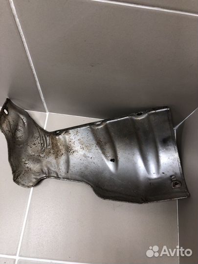 Тепловой экран коллектора Ssang Yong Actyon D20DTF