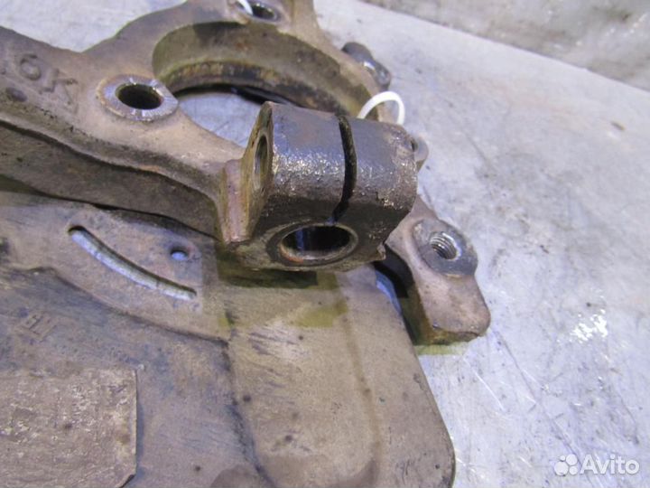 Кулак поворотный передний левый Opel Astra H \ Fa