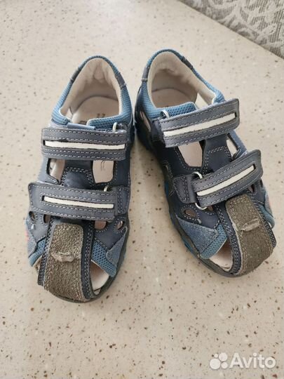 Босоножки для мальчика 27р