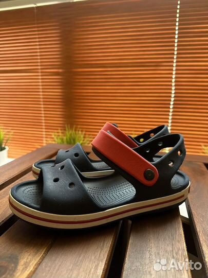 Сандалии crocs j3