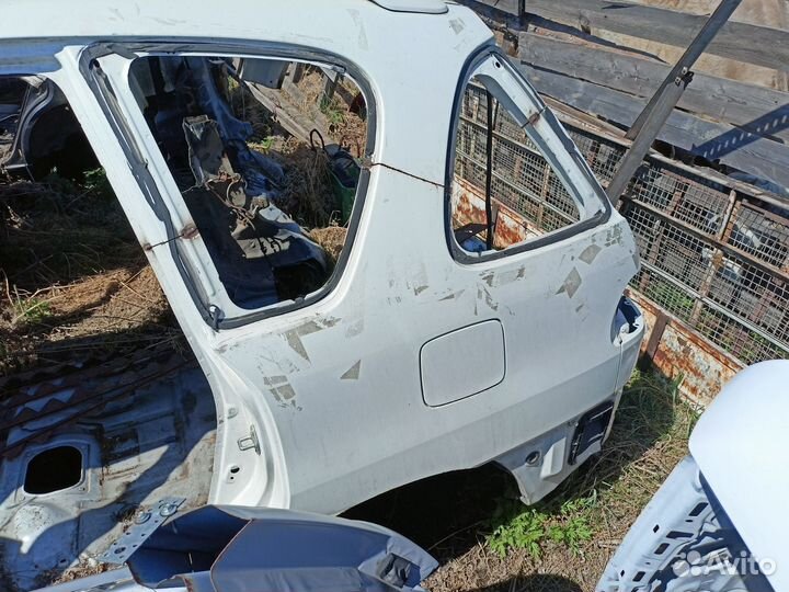 Заднее крыло Toyota ipsum