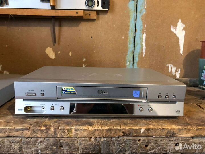 Видеомагнитофон dvd