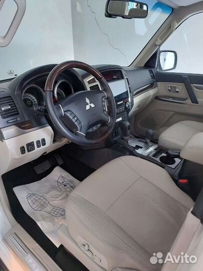 Mitsubishi Pajero 3.8 AT, 2019, 290 км