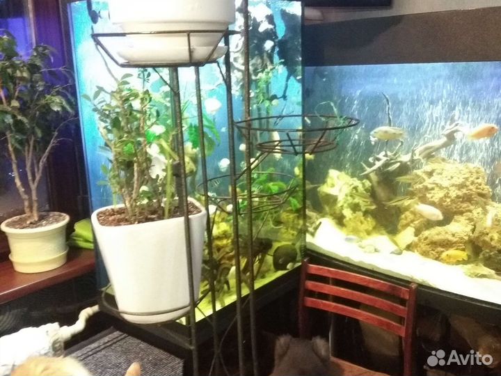 Стойка для цветов металическая