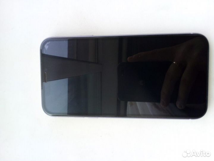Телефон iPhone 11