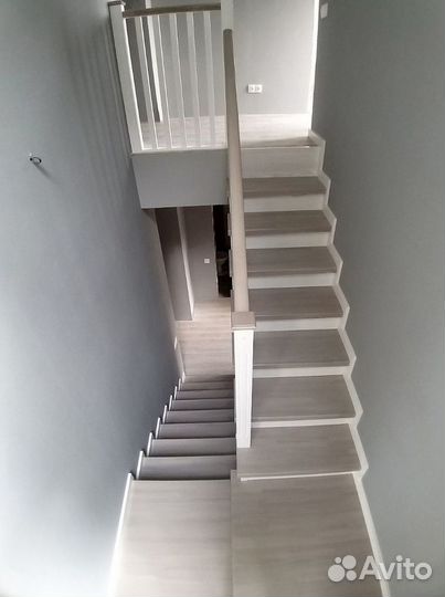 Лестница на металлокаркасе / изготовление лестниц