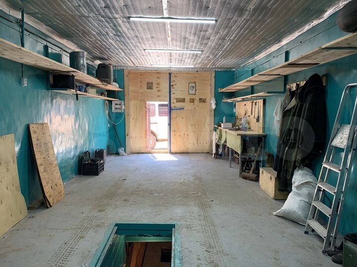 Гараж, > 30 м²