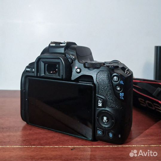 Фотоаппарат Canon eos 250d Kit EF-S 18-55mm