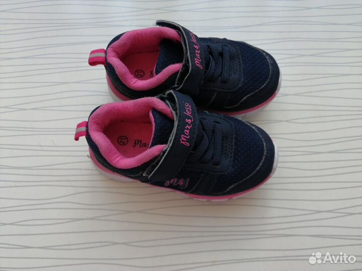 Кроссовки для девочки 21 размер