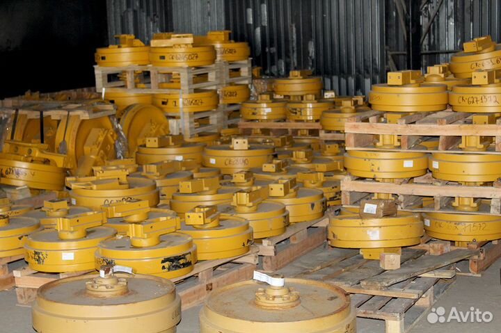 Колесо направляющее на D65A-8