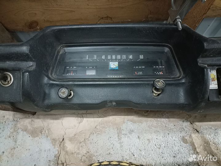 Торпеда /панель приборов москвич, Иж412