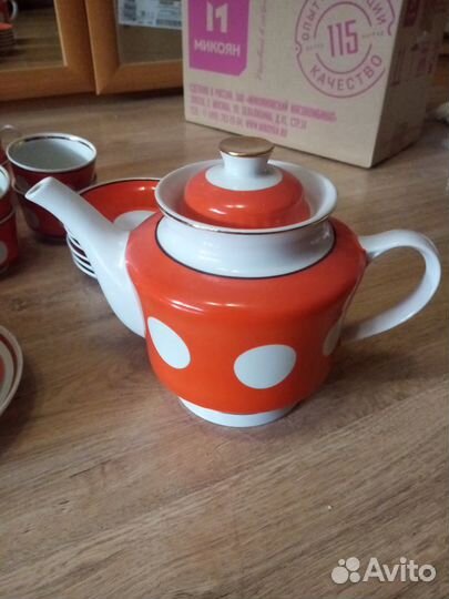 Сервиз чайный в горох на 12 персон СССР