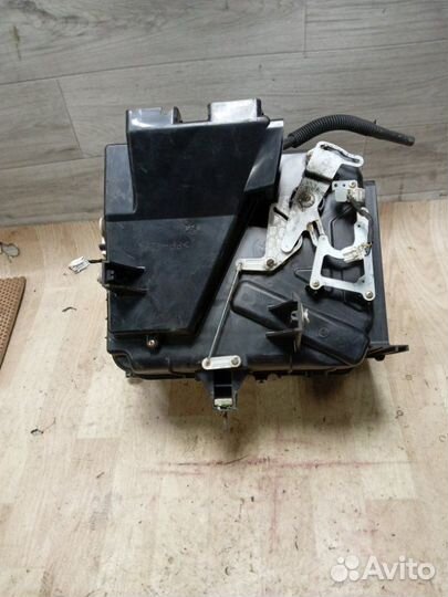 Корпус отопителя Kia Magentis седан G4JP 2.0 2005