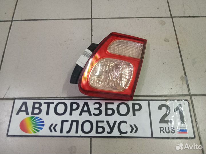 Фонарь внутренний правый Nissan Almera N16