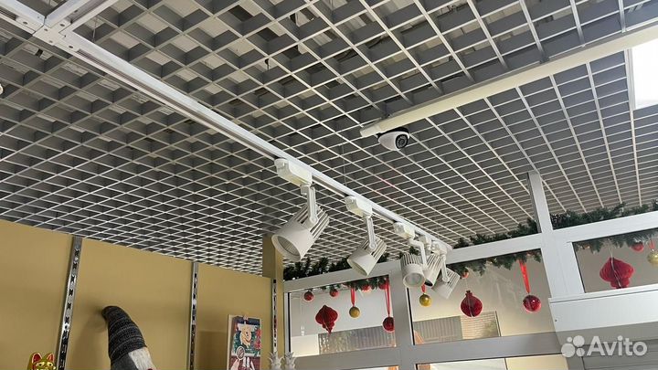 Трековые светильники на шинопроводе