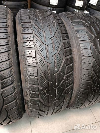 Tigar Winter 215/55 R17 98V