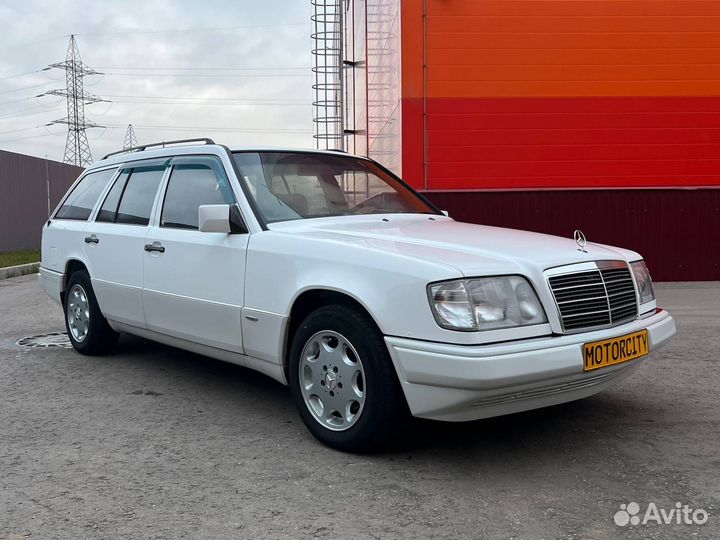 В разбор из Японии Mercedes-Benz S124 M111.960 2.2